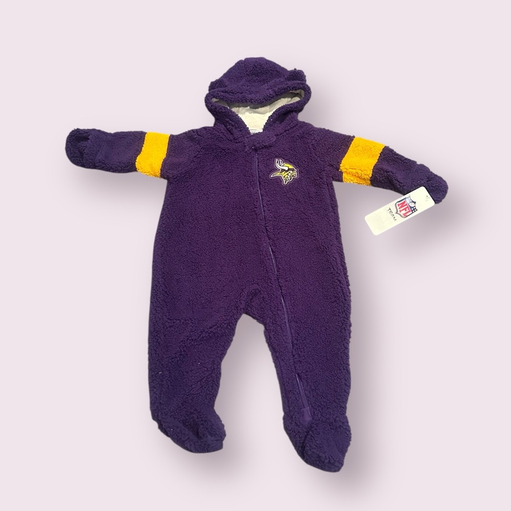 NWT NFL Team Minnesota Vikings Football Fleece Zip Up Footies Sz Newborn